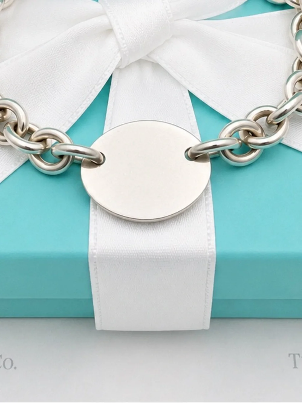Tiffany & Co. Return to Tiffany Oval Tag Link Bracelet Sterling Silver Gift Box